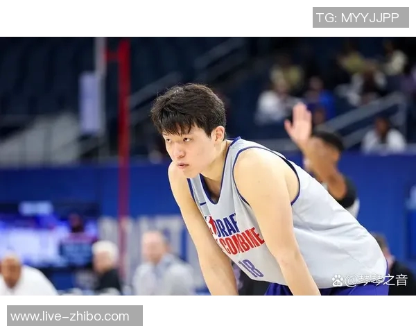 媒体人分析瀚森相比赛季初进步显著但防守习惯仍需改进