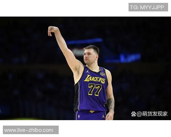 东契奇三分球表现出色带领球队获胜比赛乐趣无限 东契奇三分球表现出色带领球队获胜比赛乐趣无限