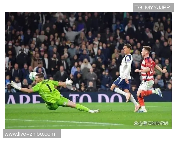 莫雷托:尤文热刺巴萨和多特想免签塞内西,罗马机会几乎为零 莫雷托:尤文热刺巴萨和多特想免签塞内西,罗马机会几乎为零